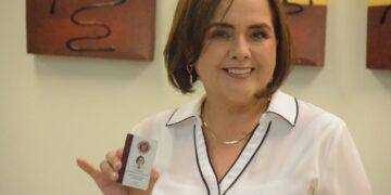 Acuden a credencialización nuevos diputados