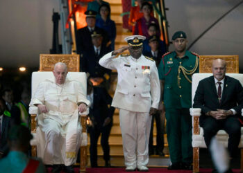 El papa visita Papúa Nueva Guinea en su viaje más largo