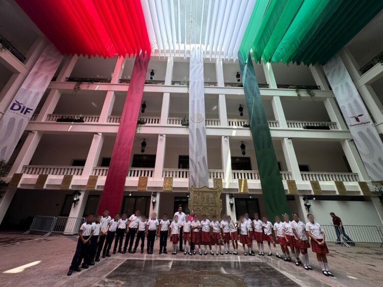 Visitan 3 mil estudiantes exposición “Historia en Transformación”