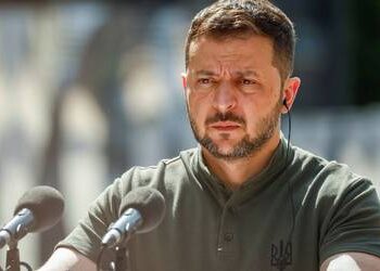 Zelenski impulsa relevo de ministros en medio de la guerra