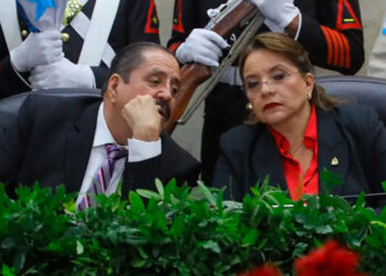 Crisis en Honduras: renuncian altos funcionarios vinculados a la familia presidencial