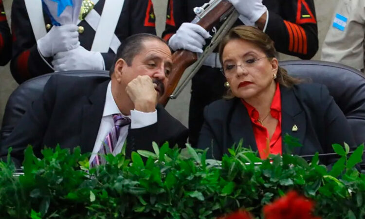 Crisis en Honduras: renuncian altos funcionarios vinculados a la familia presidencial