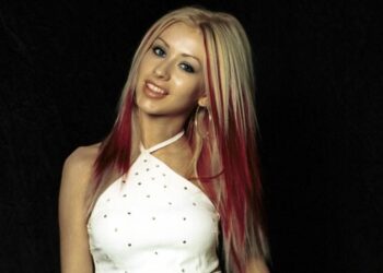 Christina Aguilera y Sabrina Carpenter cantan juntas en homenaje especial