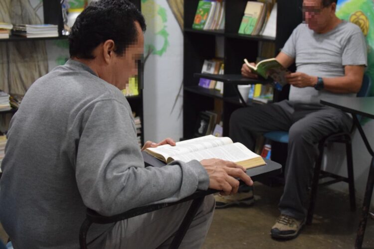 Brindan CEDES servicios educativos y deportivos a PPLs