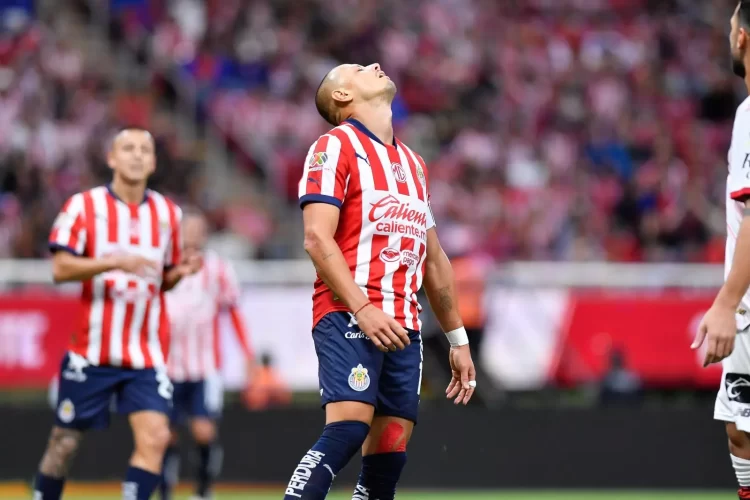 Javier Hernández responde en redes tras triunfo de Chivas