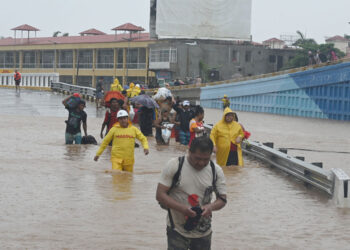 Inicia el censo de damnificados en Acapulco