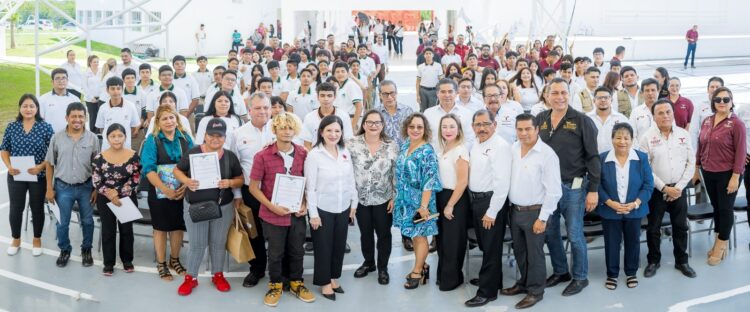 Fortalecen alianza en beneficio de la educación de los adultos