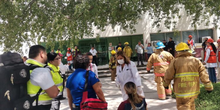 Realizan simulacro de incendio en ISSSTE