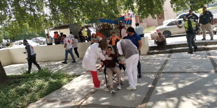 Realizan simulacro de incendio en ISSSTE