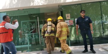 Realizan simulacro de incendio en ISSSTE