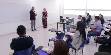 Experta en búsqueda de personas desaparecidas imparte cátedra en la USJT