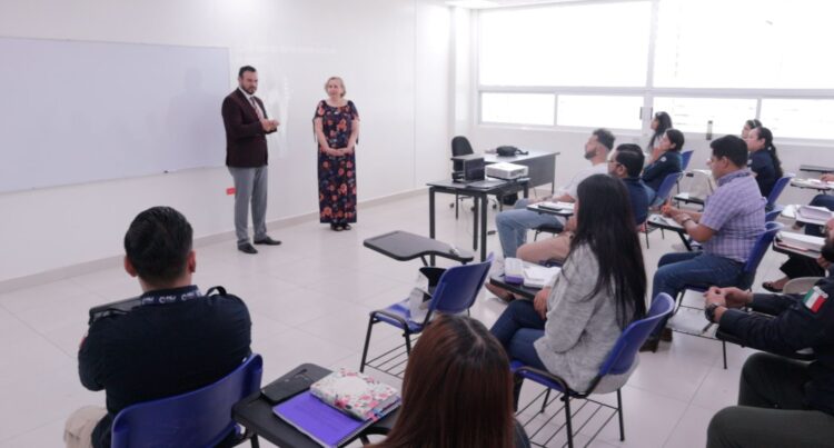 Experta en búsqueda de personas desaparecidas imparte cátedra en la USJT