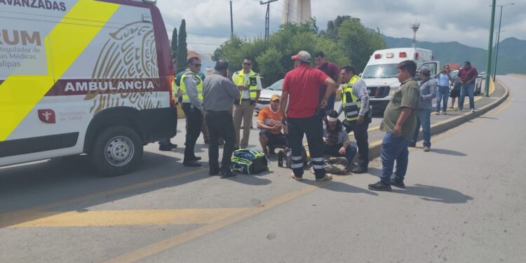 Vuelca Didi: madre e hijo lesionados