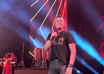 Carlos Vives pone a bailar a Guadalajara con su vallenato