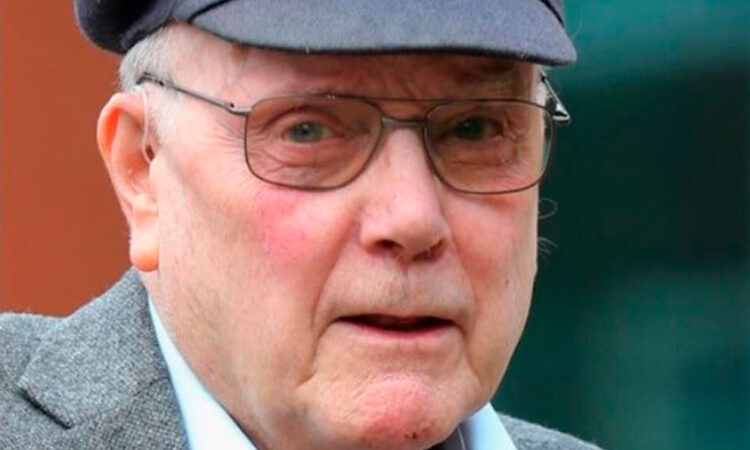 Kenneth Cope, estrella de Coronation Street, muere a los 93
