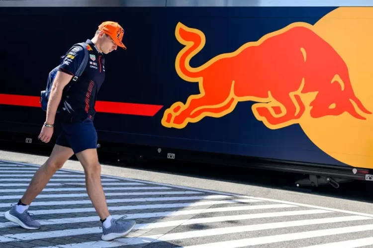 Max Verstappen considera dejar la Fórmula 1 tras sanción de la FIA