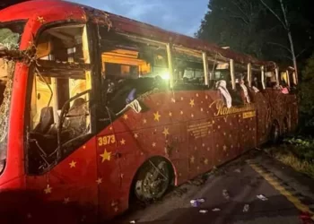 Volcadura de autobús en carretera de Mississippi causa 7 víctimas mortales