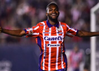 Vitinho será baja gran parte del torneo tras cirugía