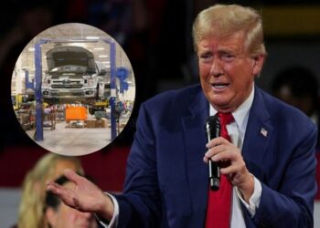 Trump amenaza con aranceles del 100 % a autos que lleguen de México