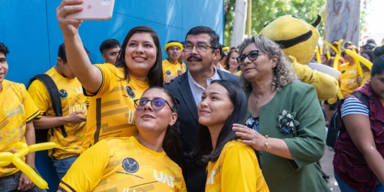 Celebran 67 años de Trabajo Social y Ciencias para el Desarrollo Humano