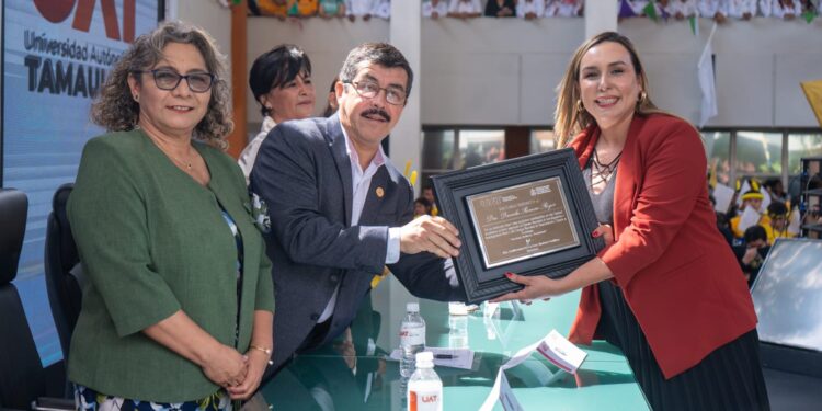 Celebran 67 años de Trabajo Social y Ciencias para el Desarrollo Humano
