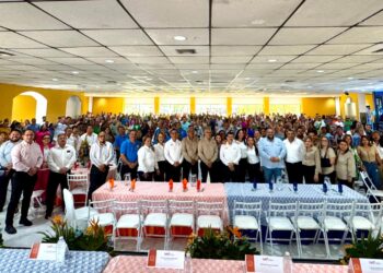 El rector Dámaso Anaya presidió la celebración del 51 Aniversario del SUTUAT