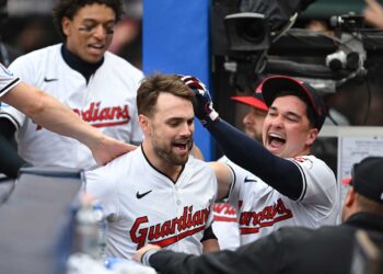 Guardianes apagan la magia de Tigres; a la Serie de Campeonato