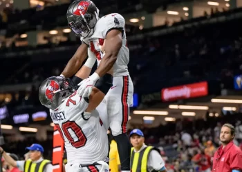 Bucaneros de Tampa Bay aplasta 51-27 a Nueva Orleans en la NFL