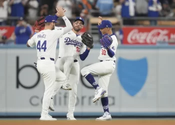 Dodgers blanquea 9-0 a los Mets y da el primer paso en Serie de Campeonato