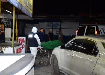 Muere enfermera del IMSS en fuego cruzado entre militares y delincuentes en Nuevo Laredo