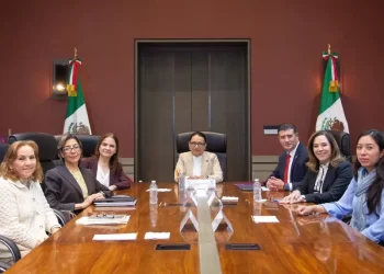 Rosa Icela Rodríguez recibe en Gobernación a integrantes del INAI
