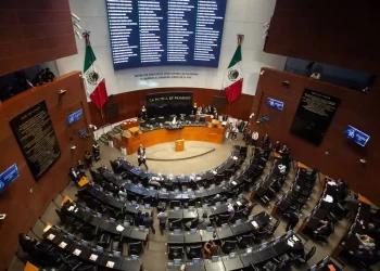 Más territorio y menos escritorio pide Sheinbaum a los diputados federales morenos