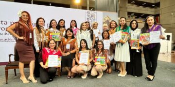 Reconoce la SEP en la Ciudad de México a grupo de maestras tamaulipecas