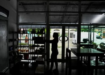 Cuba se queda sin luz; colapsa todo el sistema eléctrico de la isla