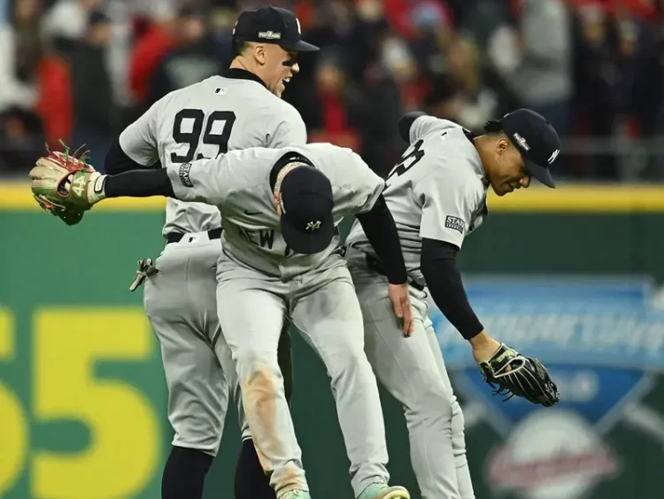 Yankees acaricia la Serie Mundial tras vencer a Cleveland en el Juego 4