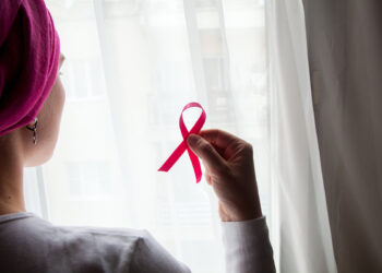 Aumenta el cáncer de mamá en edades más tempranas; principal causa de muerte