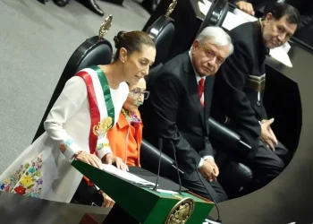 Sheinbaum no subirá precios de gasolinas; asegura que inversiones están seguras