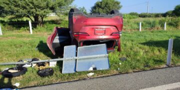 Cuatro heridos en choque con volcadura de autos en carretera Victoria-Matamoros