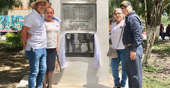 Homenajean al profesor J. León Rodríguez Zúñiga en Bustamante, Tamaulipas