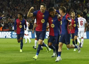 Barcelona arrolla al Sevilla y llegará como líder al Clásico