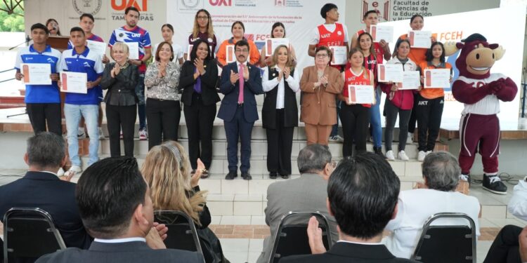 Consolida la UAT 57 años de prestigio académico de la Facultad de Comercio Victoria