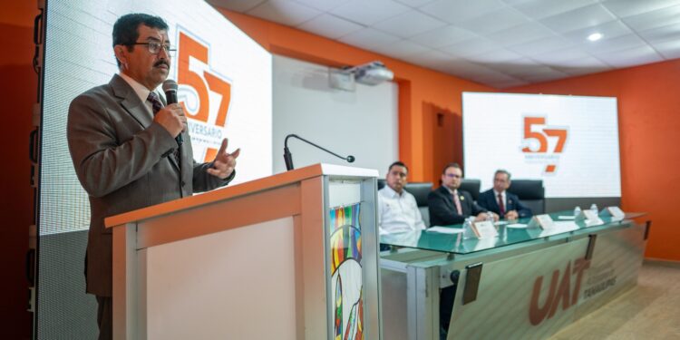 Preside Rector de la UAT festejos del 57 aniversario de la Facultad de Ingeniería y Ciencias 