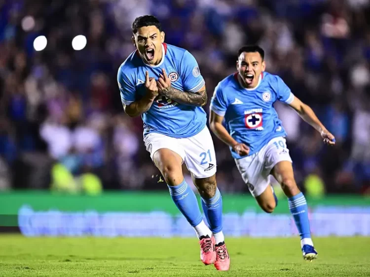 Cruz Azul golea 4-0 a Bravos de Juárez en Ciudad de los Deportes