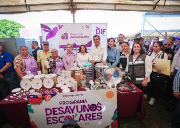 Llevan Américo Villarreal y María Santiago la brigada “Transformando Familias” a San Fernando, Tamaulipas
