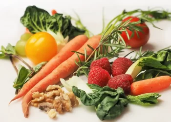 Dieta rica en frutas, verduras y cereales ayuda a reducir el riesgo de desarrollar Alzheimer