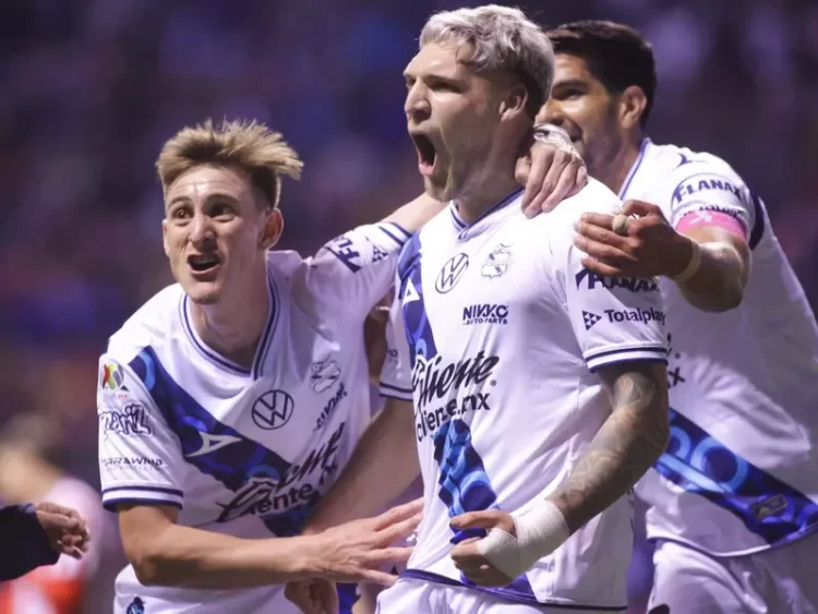 Puebla derrota 1-0 a Chivas en el Estadio Cuauhtémoc