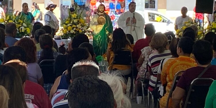 Locatarios del Mercado Argüelles ofrecen misa por el Día de San Judas Tadeo