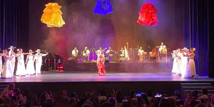 Llegan música, danza y ritmo colombianos al teatro de Victoria en Festival en la Costa del Seno Mexicano