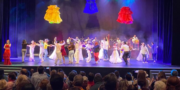 Llegan música, danza y ritmo colombianos al teatro de Victoria en Festival en la Costa del Seno Mexicano