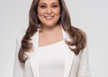 Senadora chilanga Cynthia Liliana López Castro renuncia al PRI y coquetea con Morena